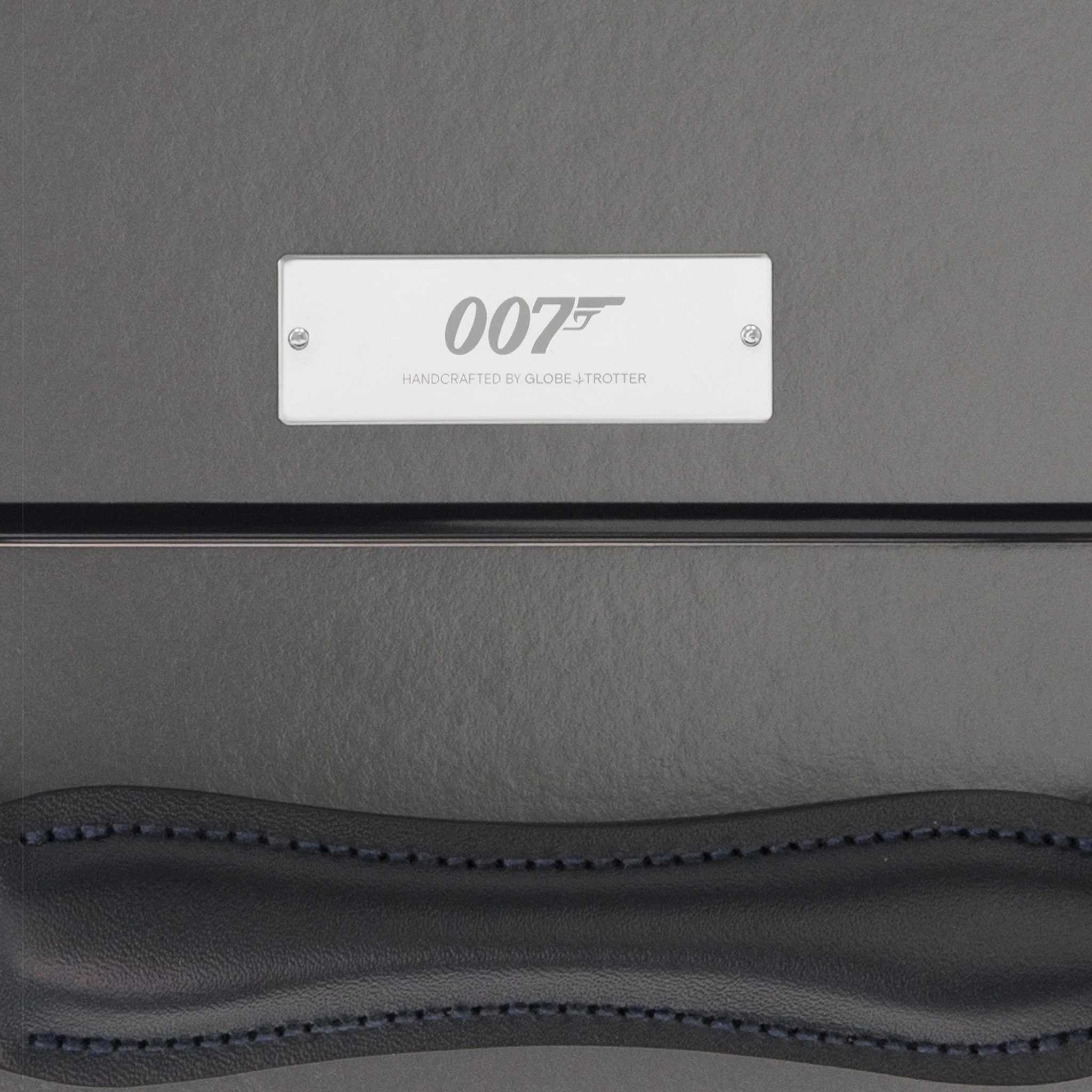 007 Collection · Large Check-In - 4 Wheels | Grey/Graphite/Chrome - Image 5