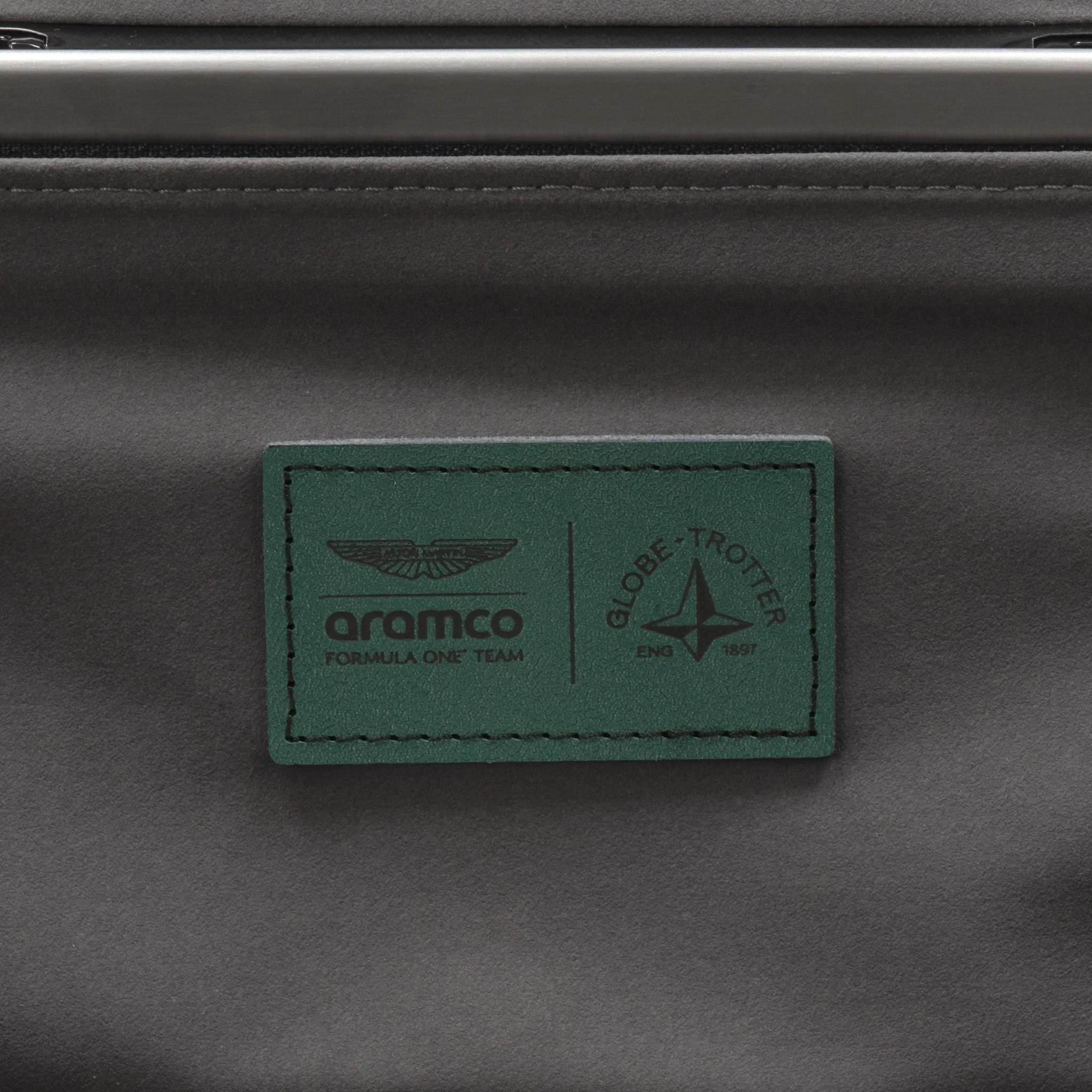 Aston Martin Aramco F1™ Team AMR24 · Large Check-In - 4 Wheels | Black/Black/Black - Image 7