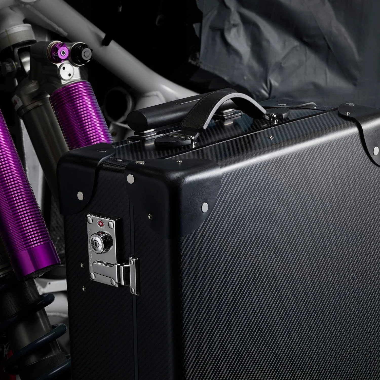 Carbon Fibre · Carry-On - 4 Wheels | Carbon Twill/Black/Chrome - Image 6