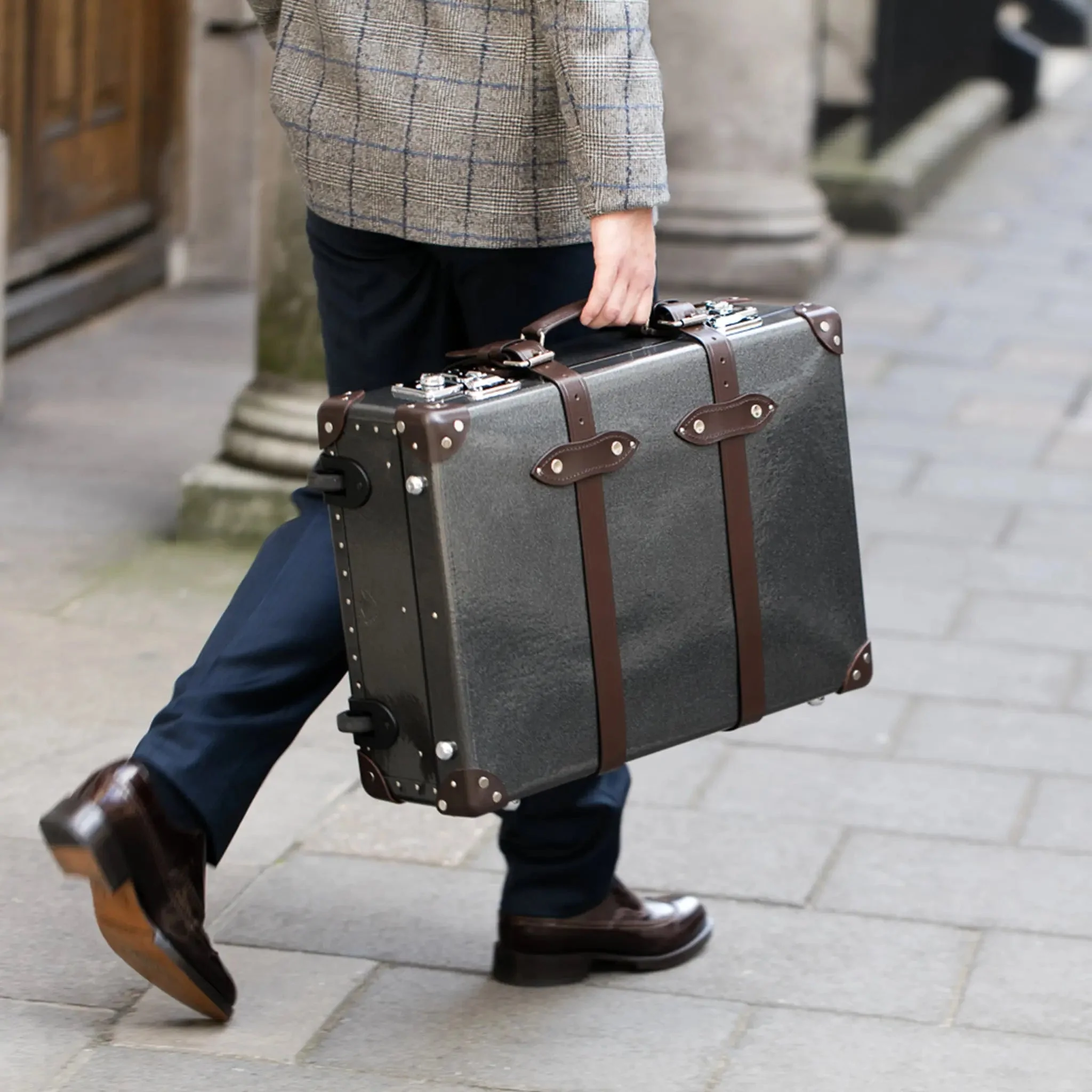 Caviar · Carry-On - 2 Wheels | Caviar/Chocolate/Chrome - Image 9