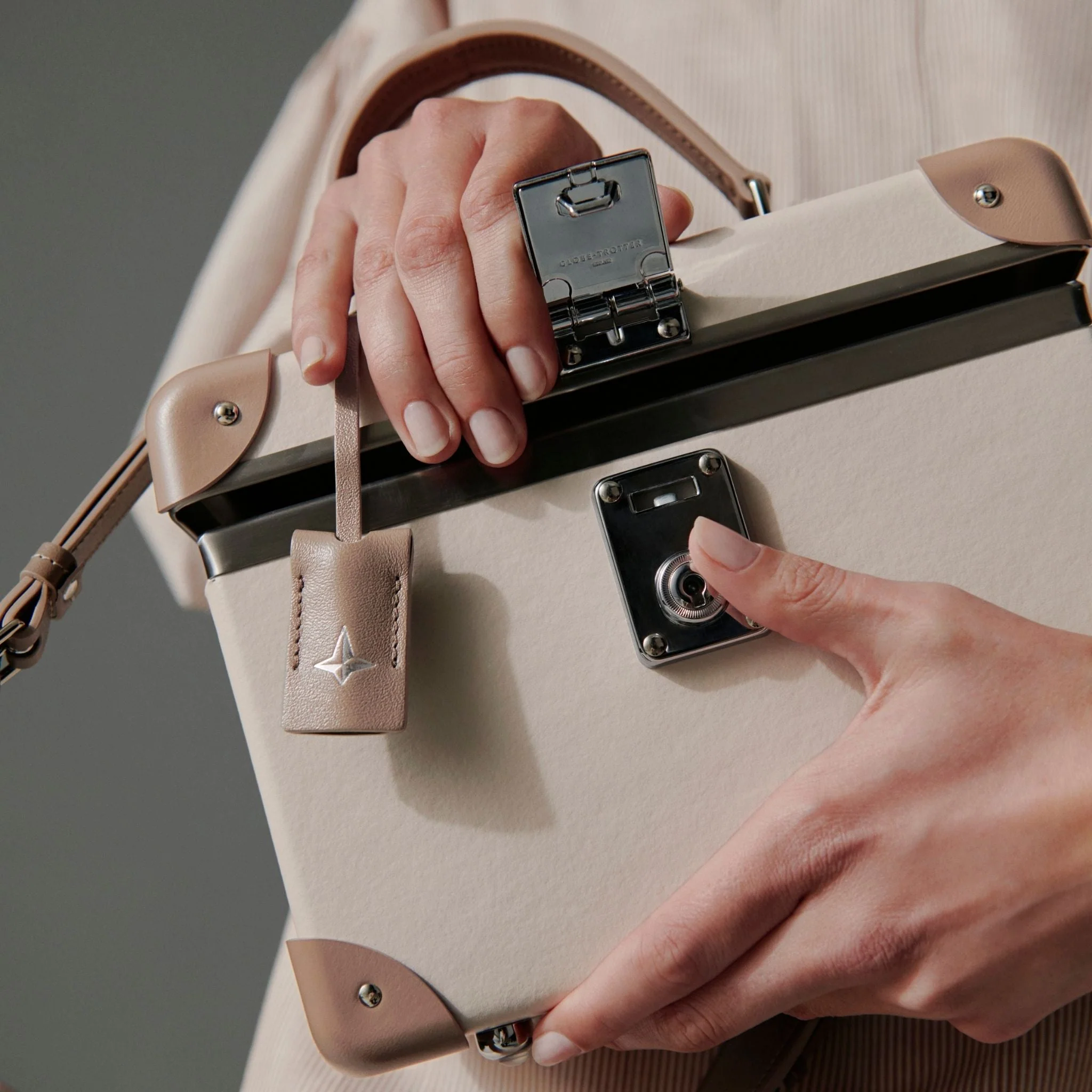 Centenary · Large Handbag | Chalk/Moss/Chrome - Image 9