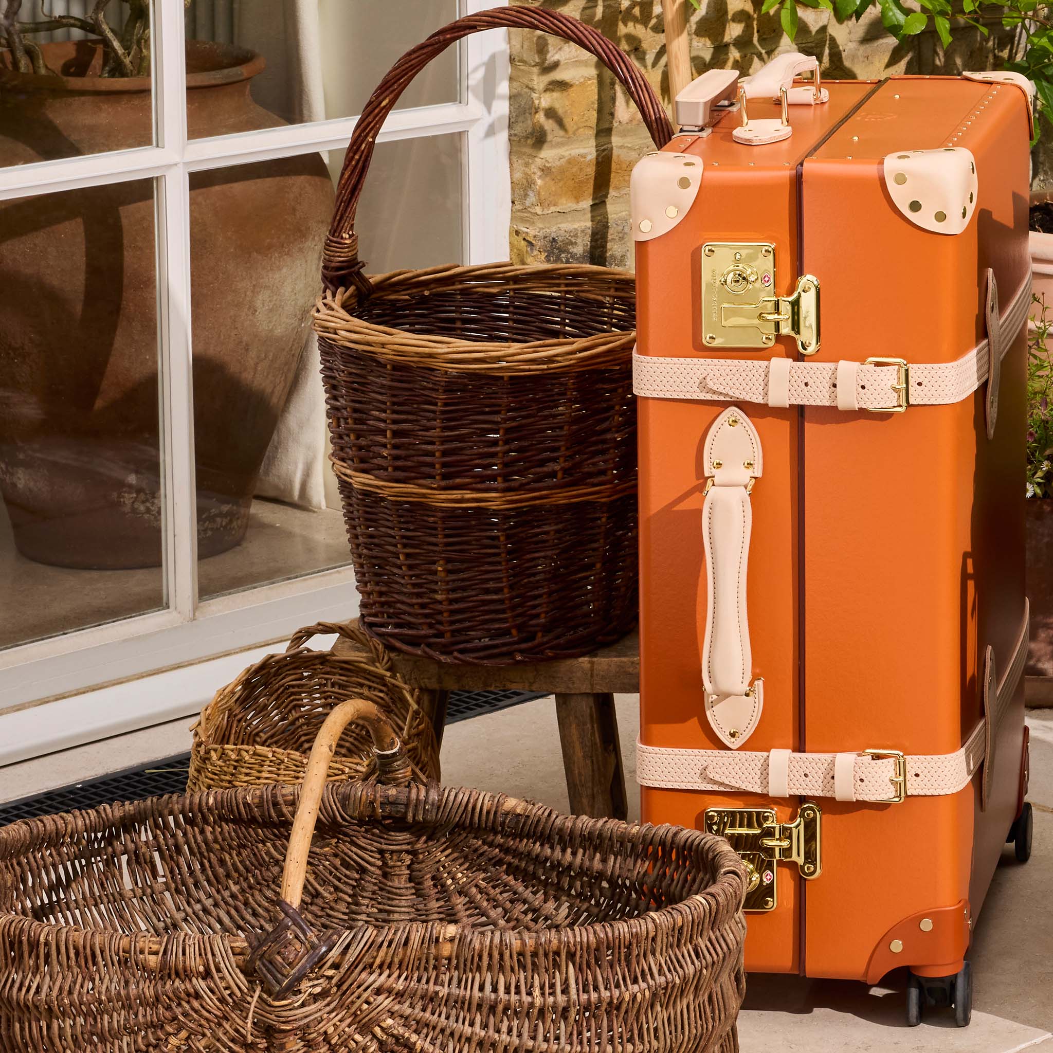 Cotswolds · Large Check-In - 4 Wheels | Orange/Natural/Gold - Image 4