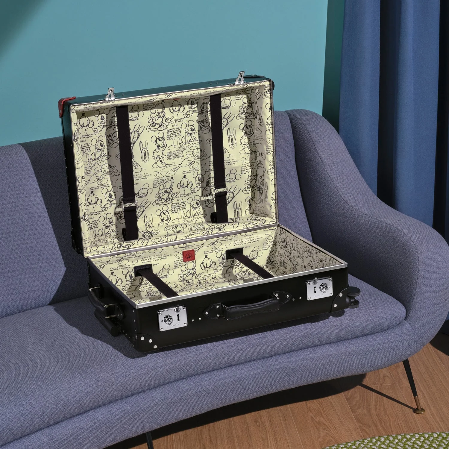 Disney · Carry-On - 4 Wheels | Black/Black/Chrome - Image 6