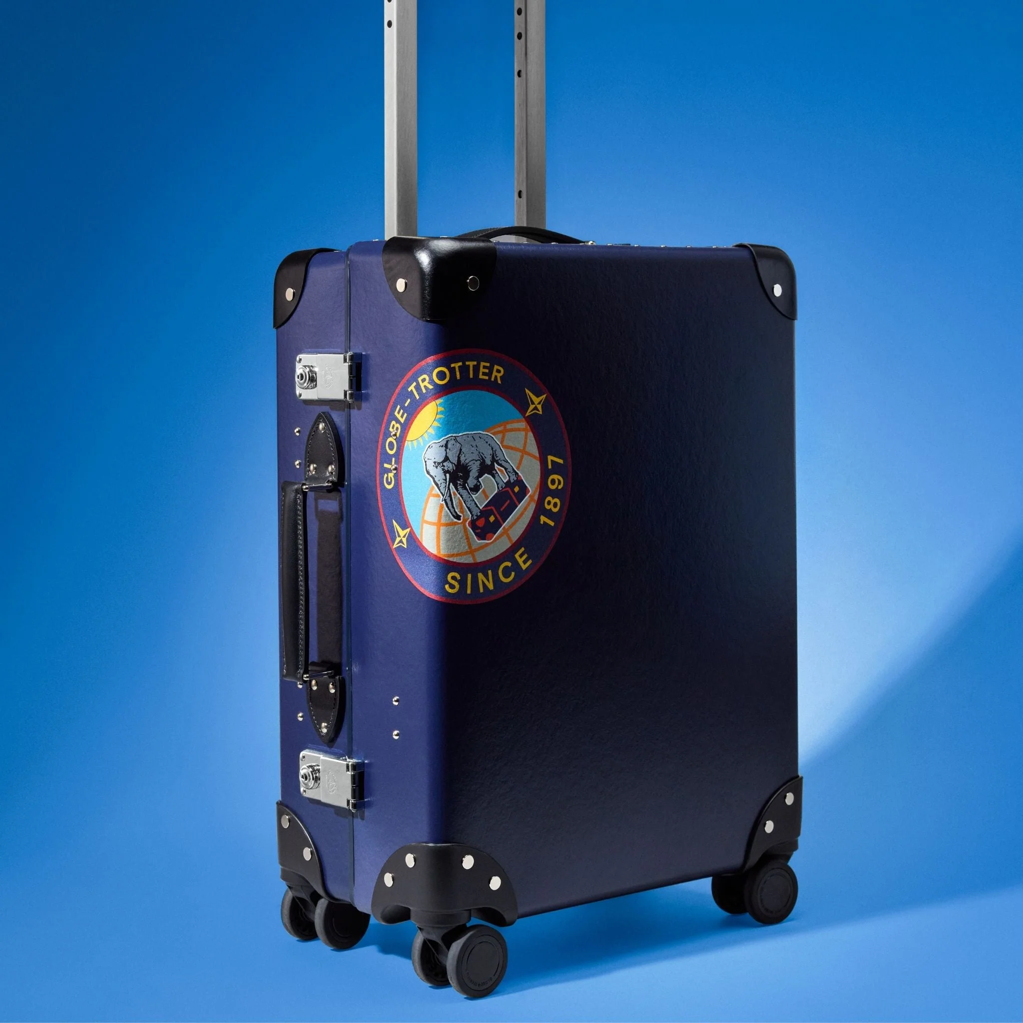 Explorer · Carry-On - 4 Wheels | Navy/Black/Chrome - Image 9