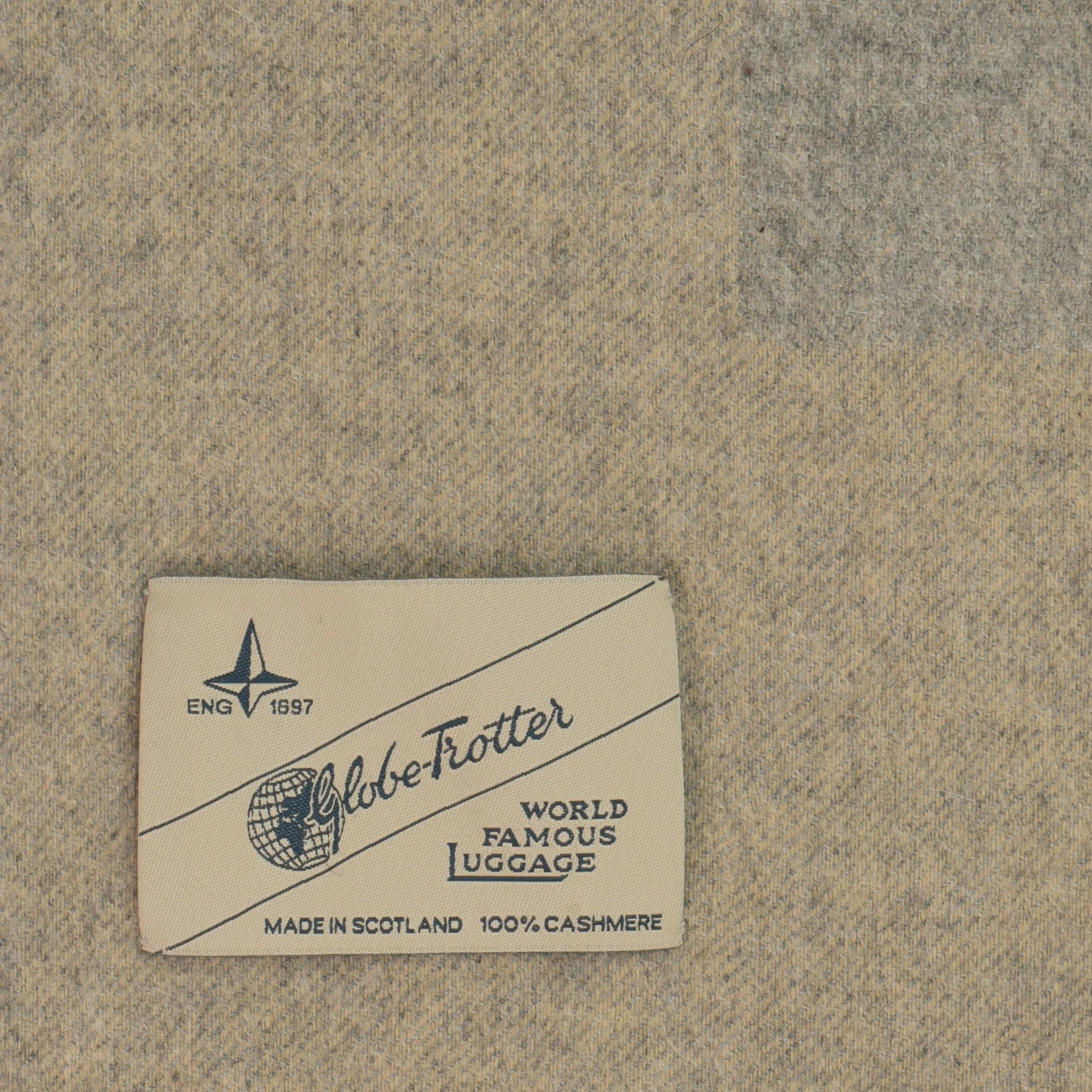 Home Collection · Cashmere Blanket - Image 3