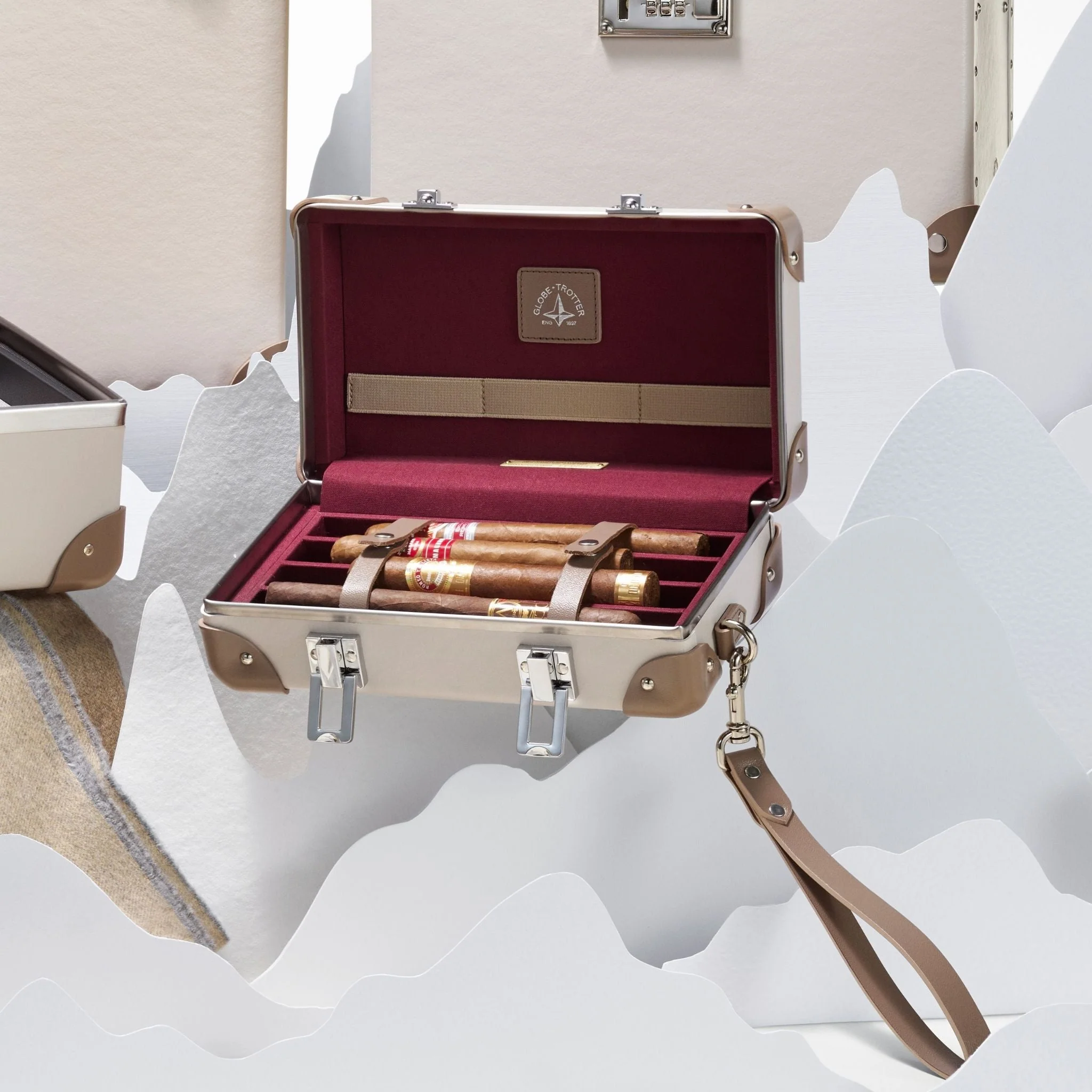 Home Collection · Cigar Travel Case | Chalk/Moss/Chrome - Image 9