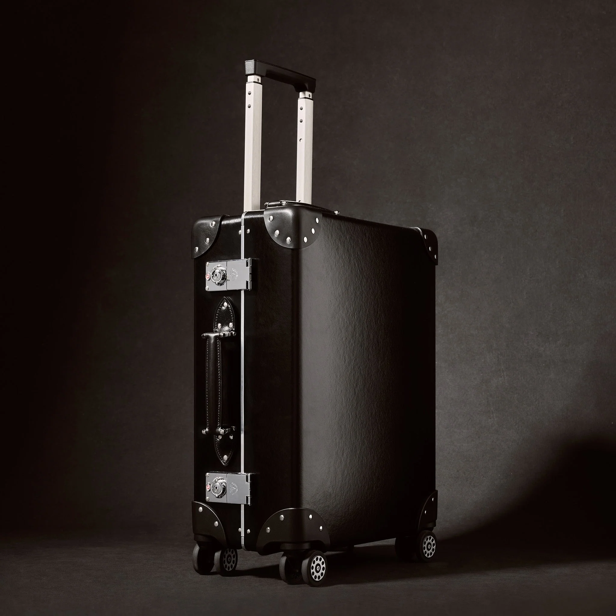 Metropolis · Carry-On - 4 Wheels | Black/Black/Chrome - Image 3