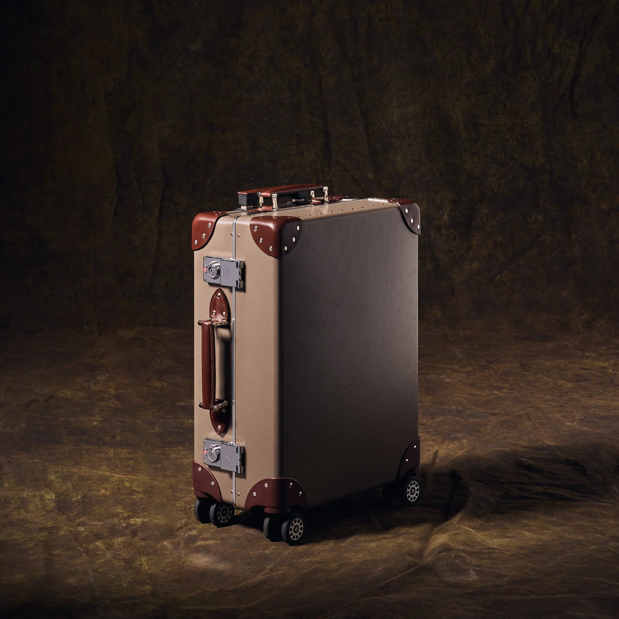 Metropolis · Carry-On - 4 Wheels | Noble Brown/Brown/Chrome - Image 3
