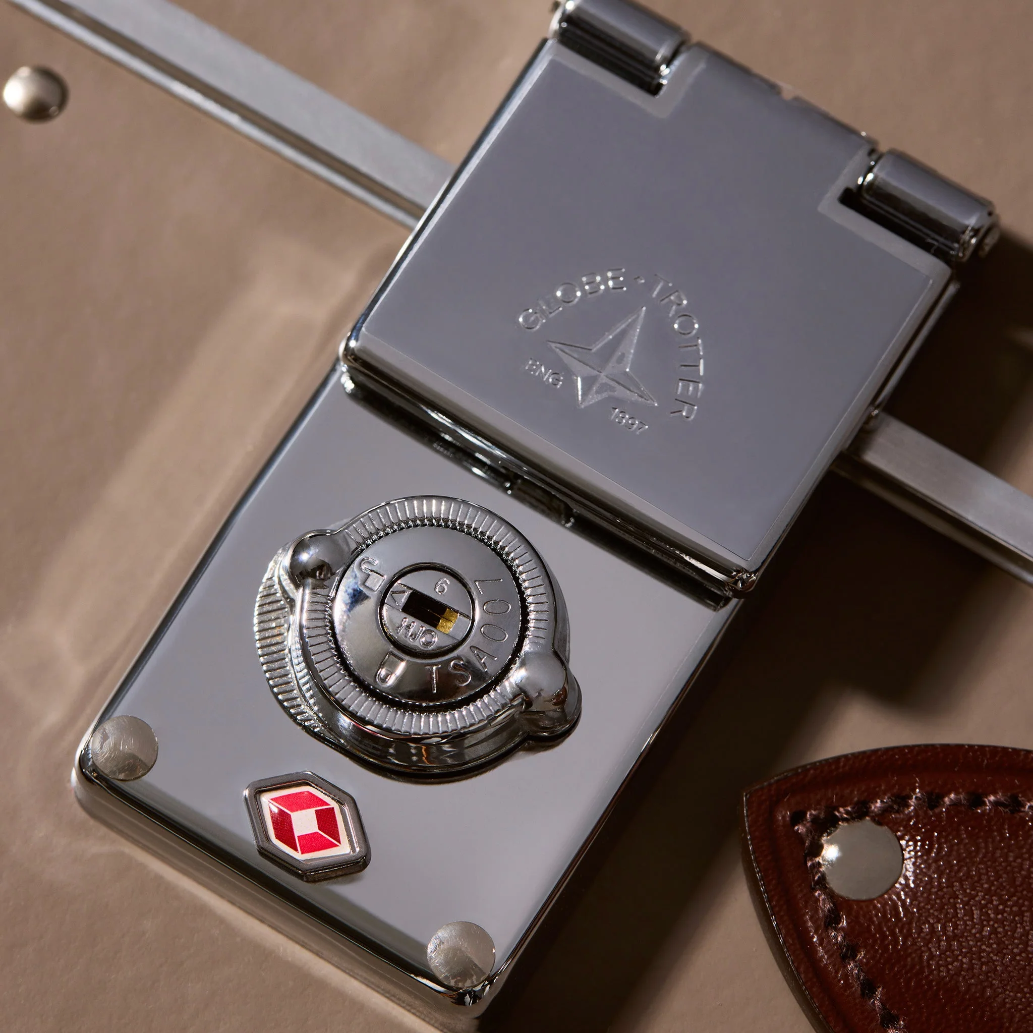 Metropolis · Carry-On - 4 Wheels | Noble Brown/Brown/Chrome - Image 6