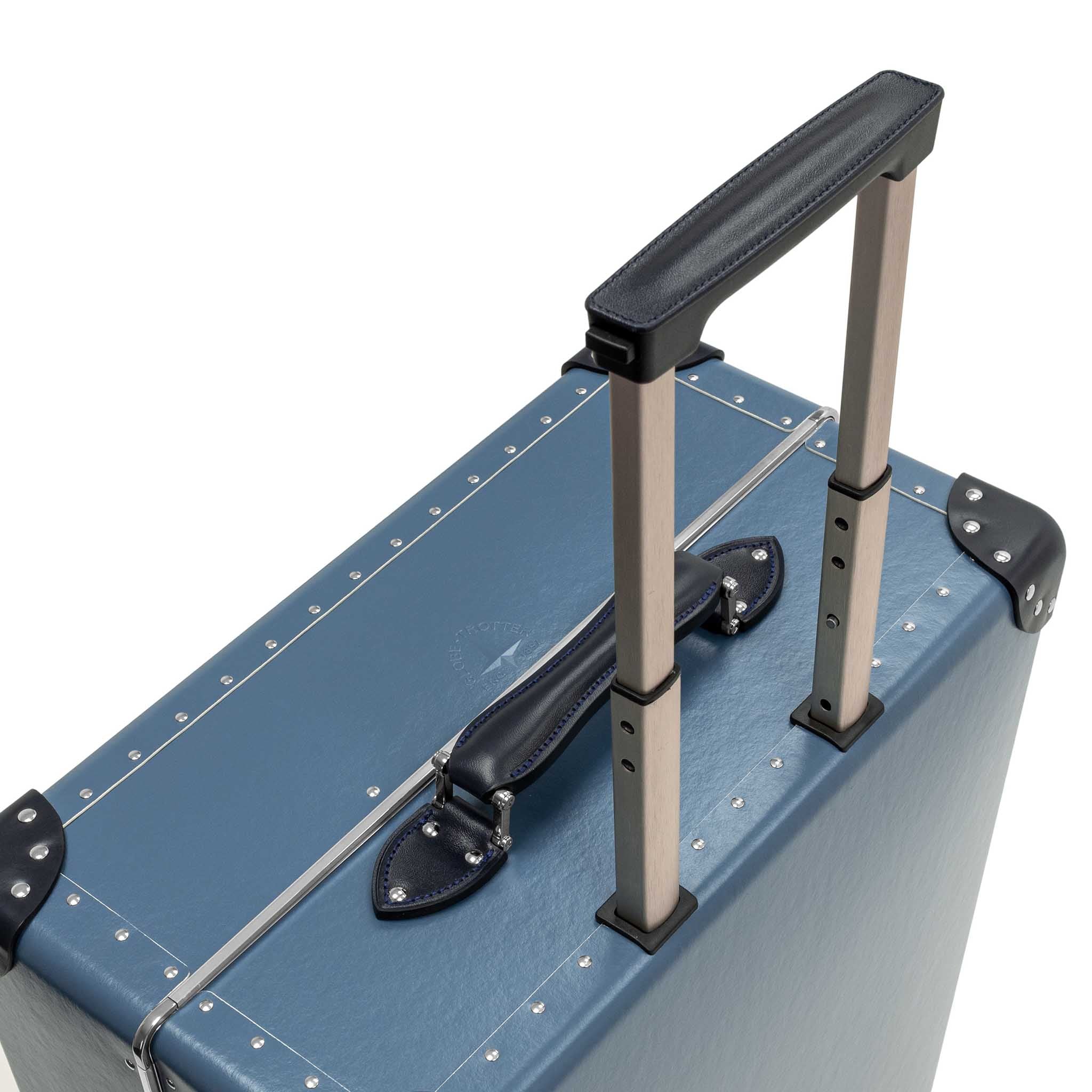 Metropolis · Large Check-In - 4 Wheels | Fog Blue/Navy/Chrome - Image 8