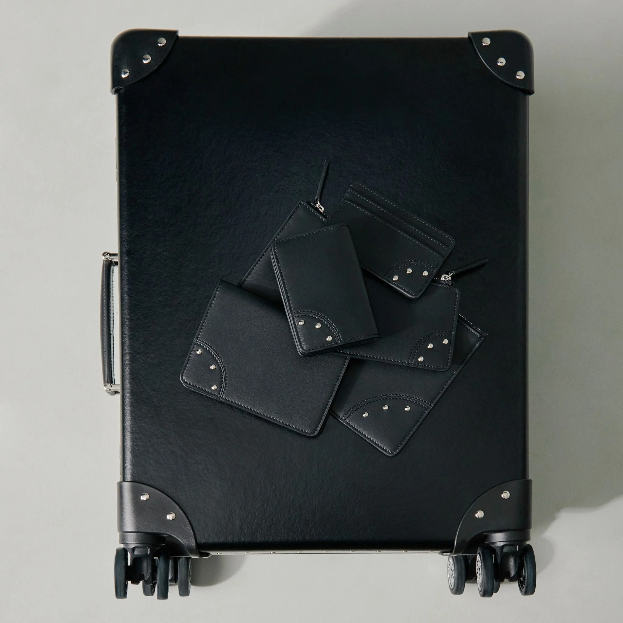 Metropolis · Credit Card Holder | Olive/Chrome - Image 3