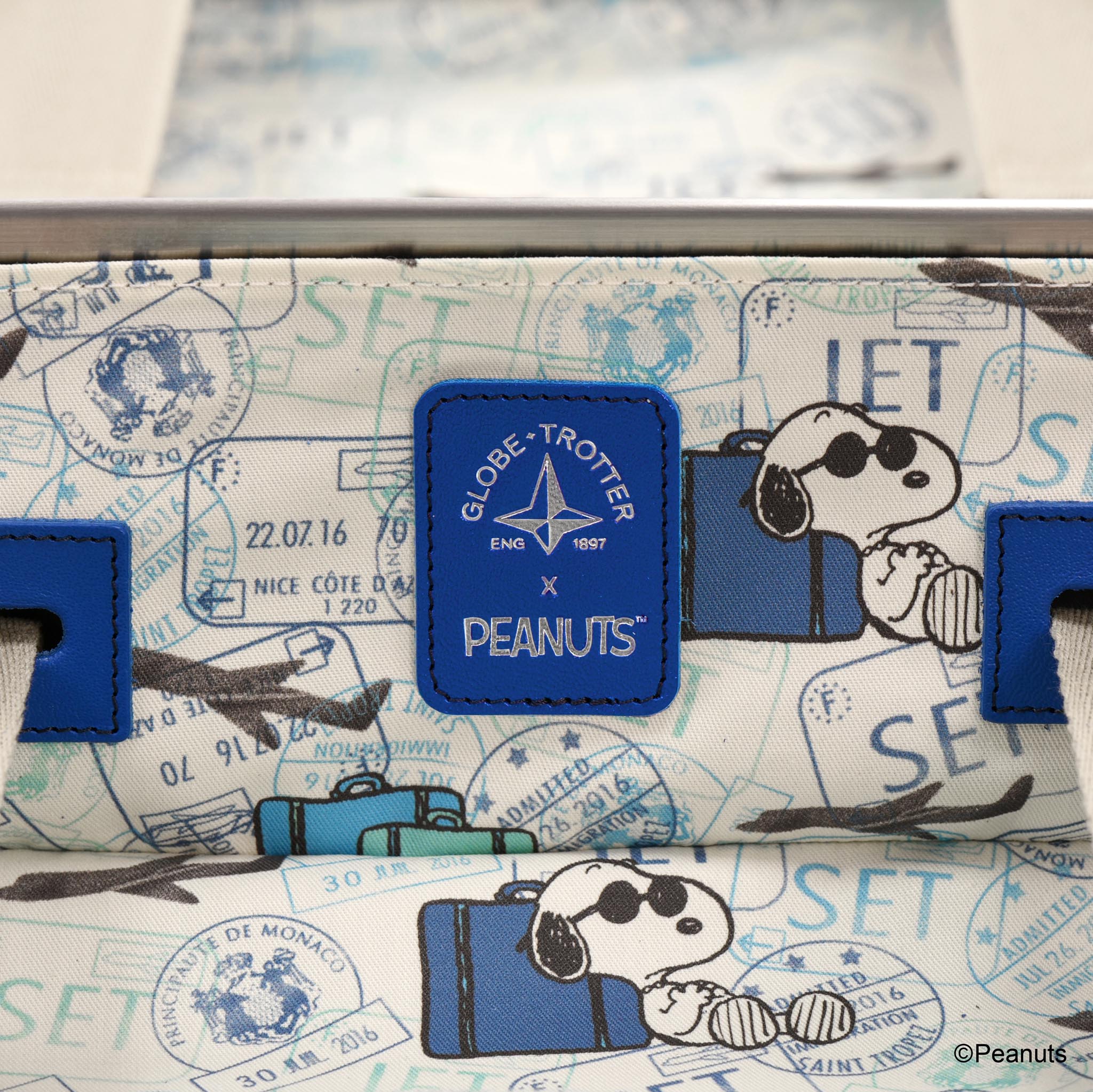Peanuts · Carry-On - 4 Wheels | Charcoal/Cobalt/Chrome - Image 10
